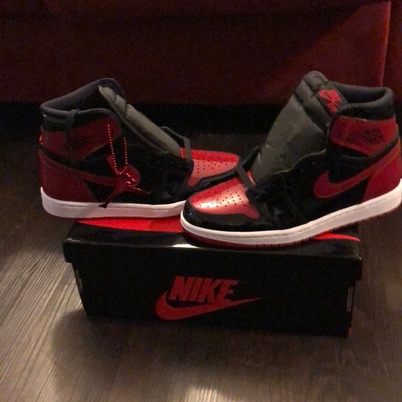 Air Jordan 1 Retro High OG!(Black and Red Padded Leather....